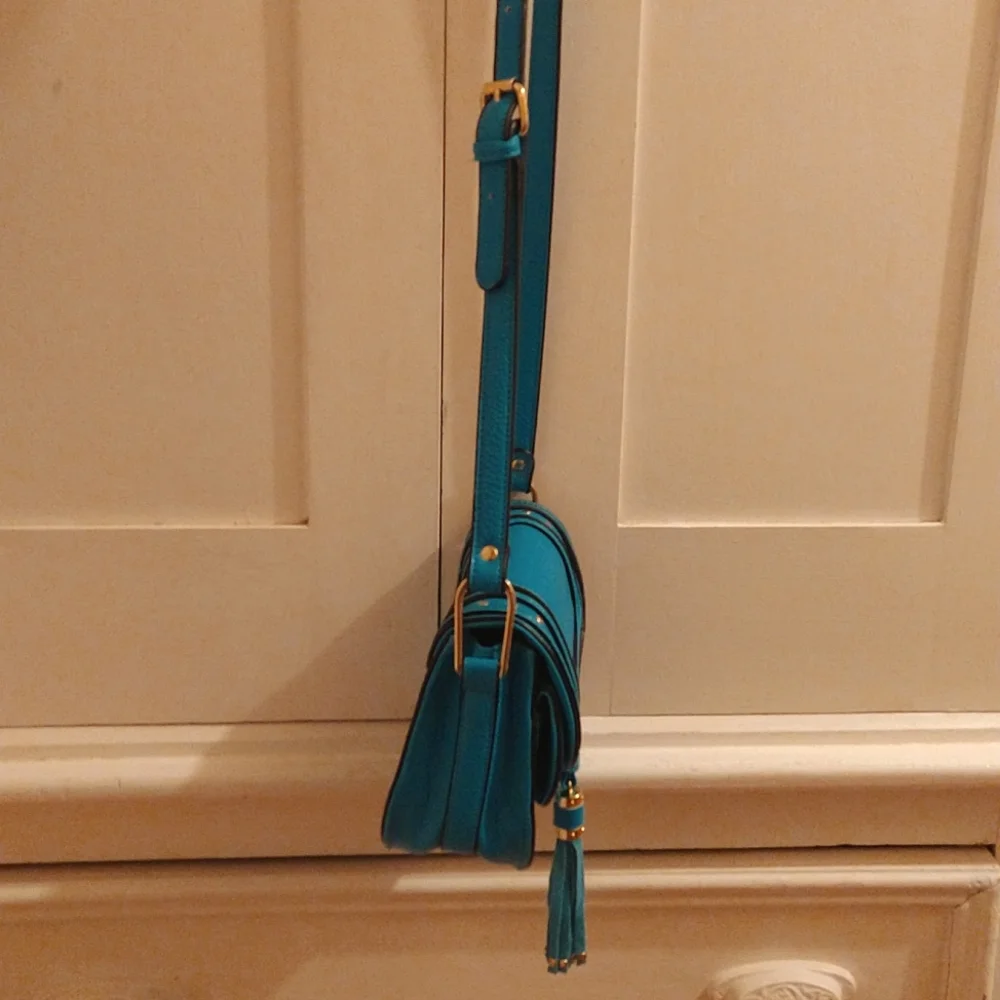 Aqua and black crossbody bag - Picture 4 of 11